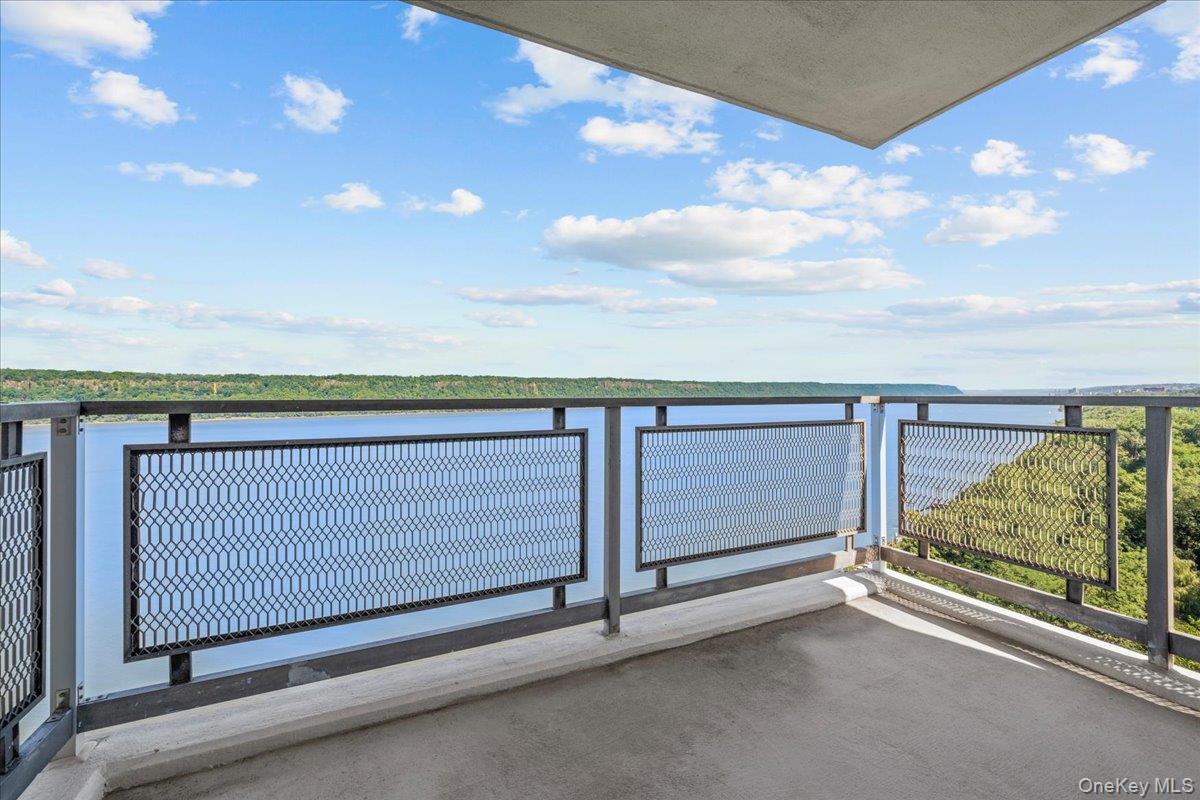 2621 Palisade Avenue, Unit 12C photo 6