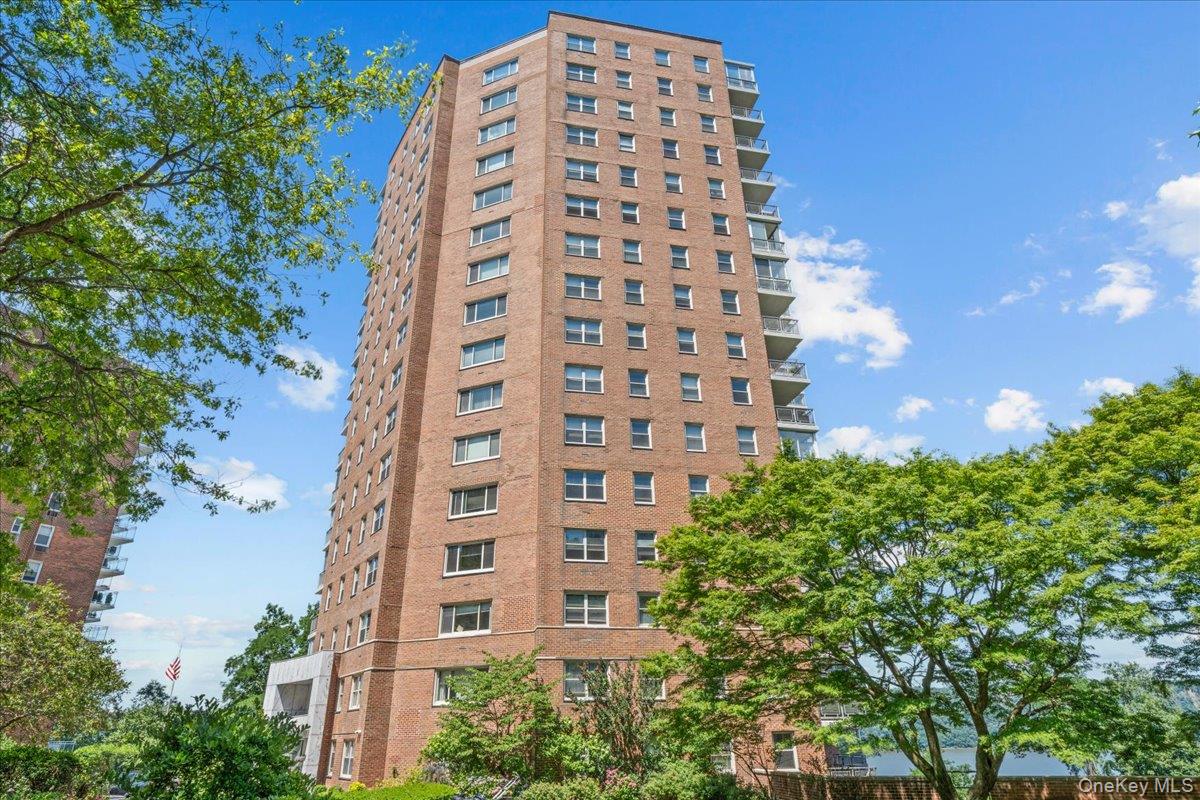 2621 Palisade Avenue, Unit 12C photo 21