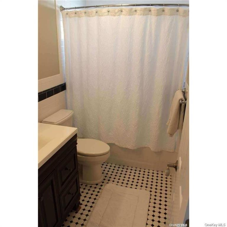27 Vermont Street – For Rent photo 3