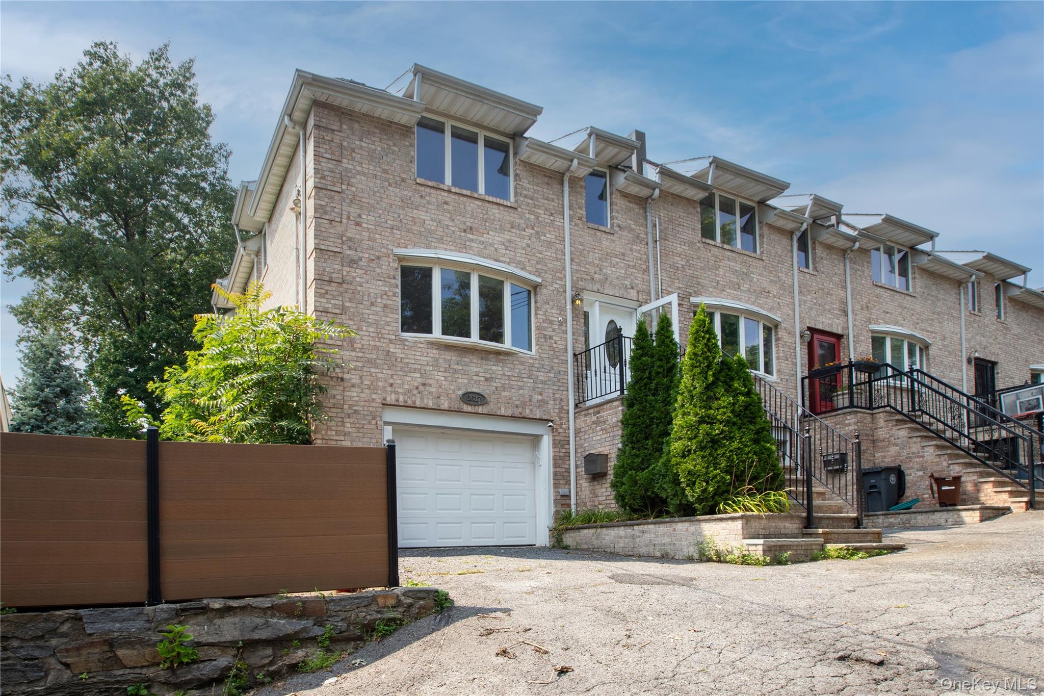 5637 Delafield Avenue – For Sale photo 4
