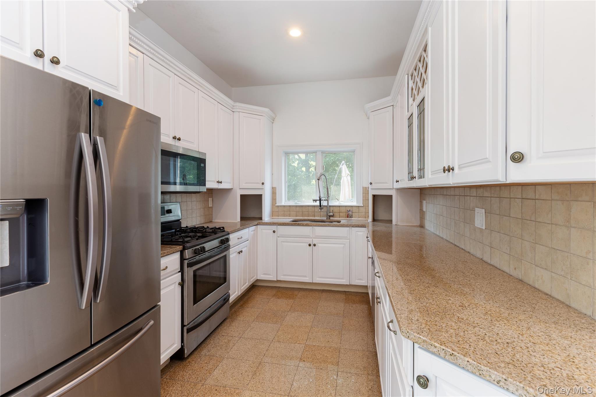 5637 Delafield Avenue – For Sale photo 8
