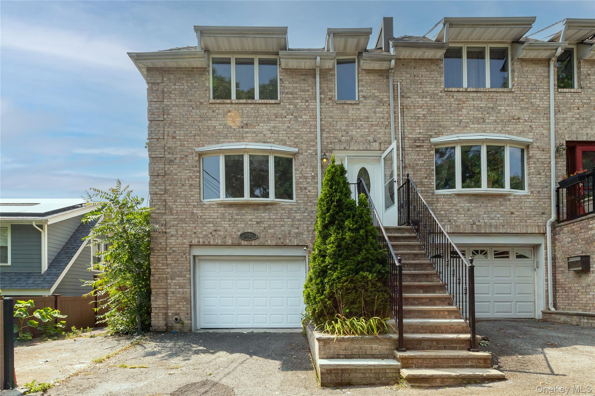 5637 Delafield Avenue – For Sale photo 2