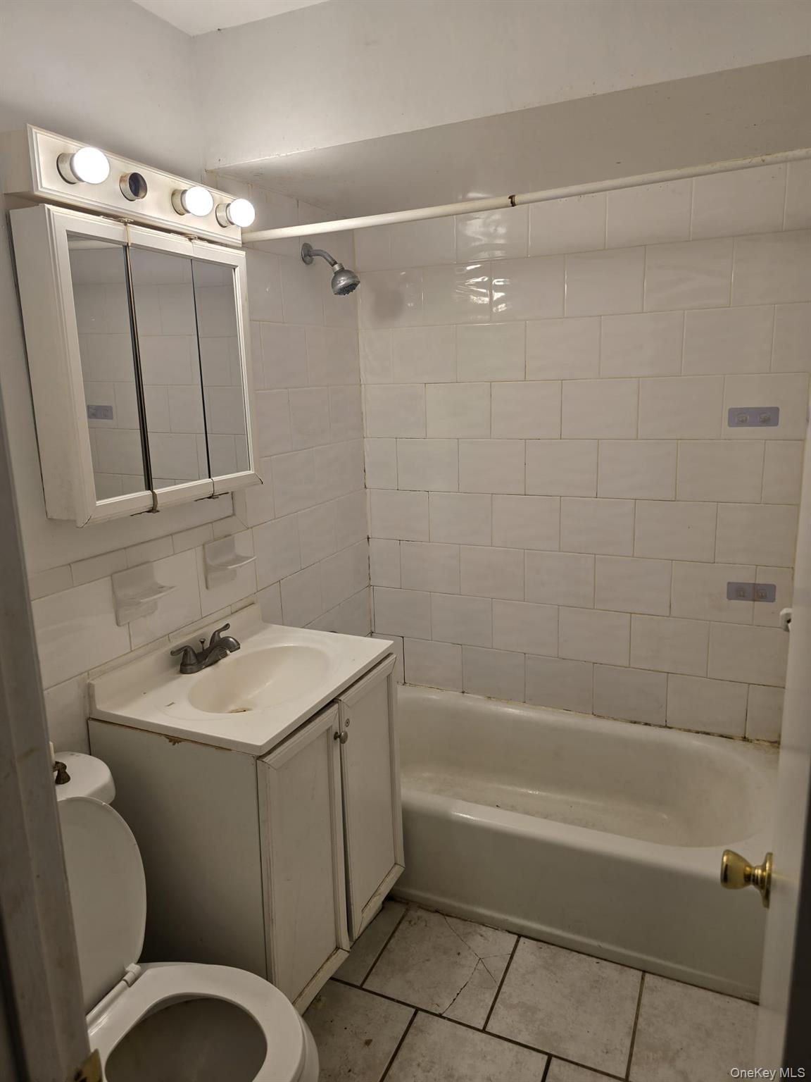 152 Kearsing Parkway, Unit B photo 8