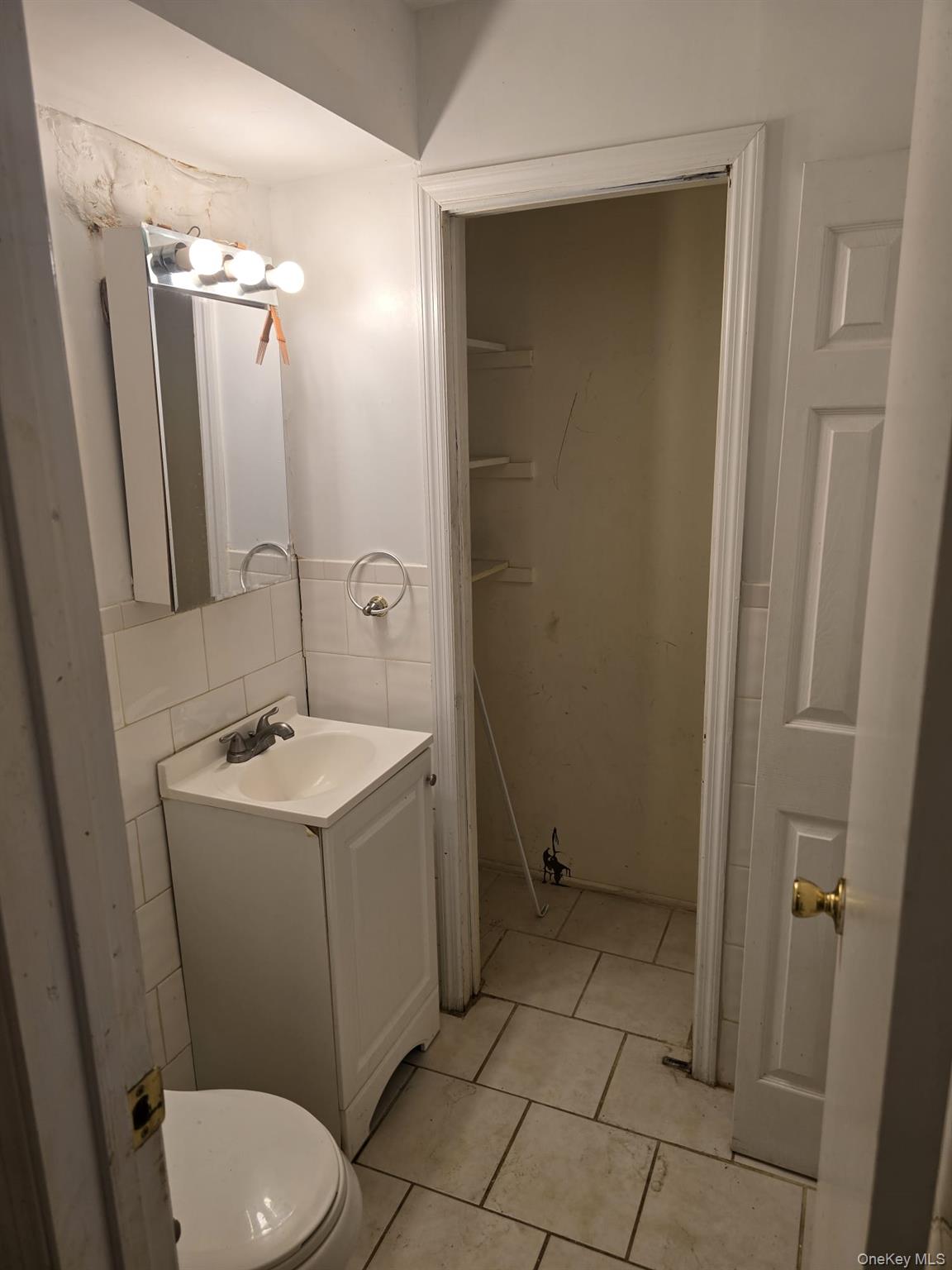 152 Kearsing Parkway, Unit B photo 6
