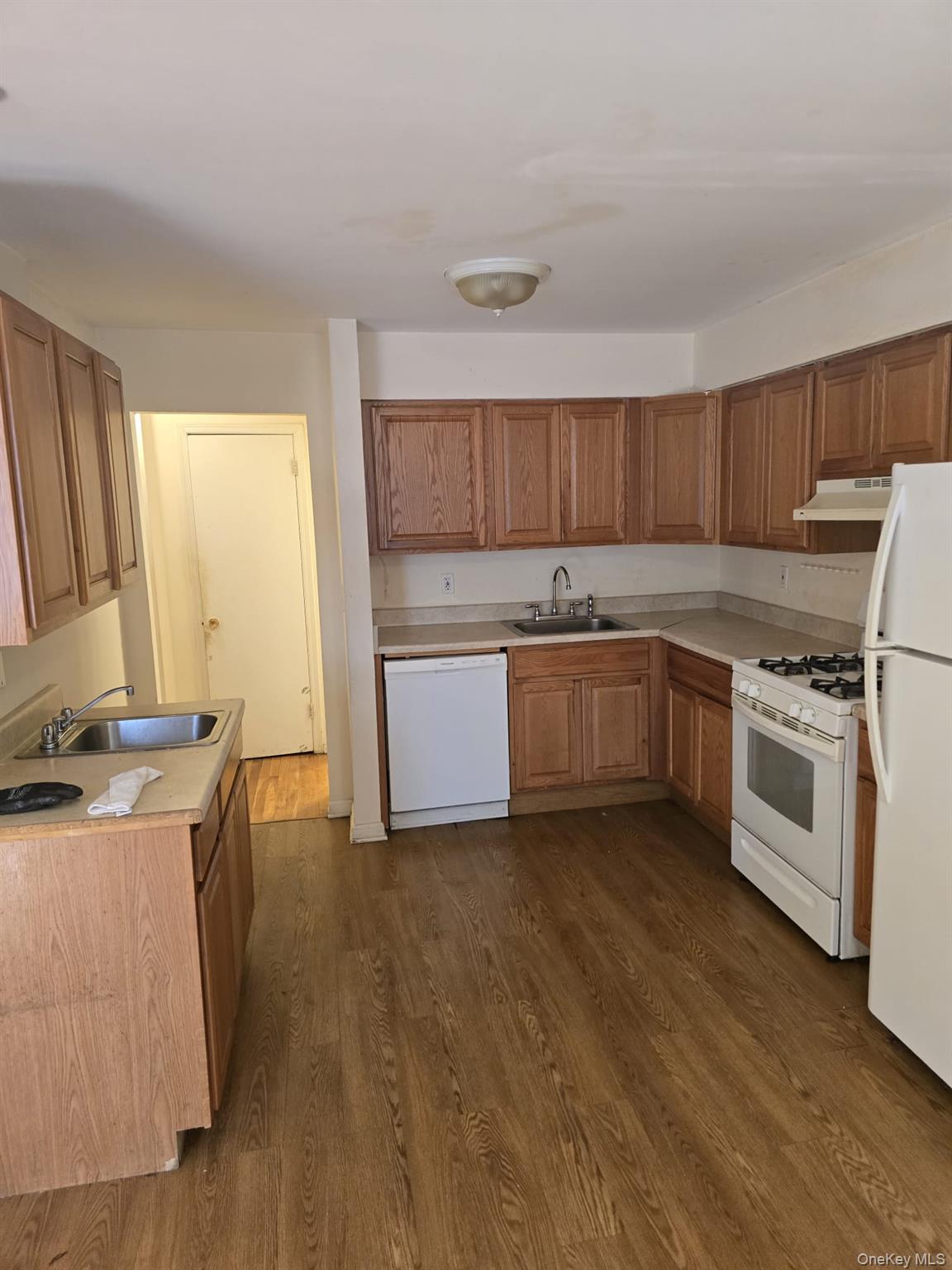 152 Kearsing Parkway, Unit B photo 5