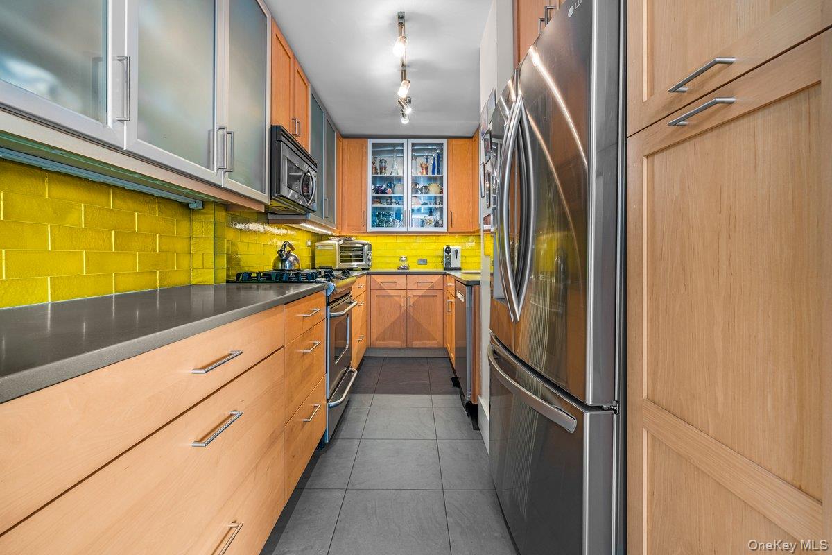 2575 Palisade Avenue, Unit 12AB photo 14