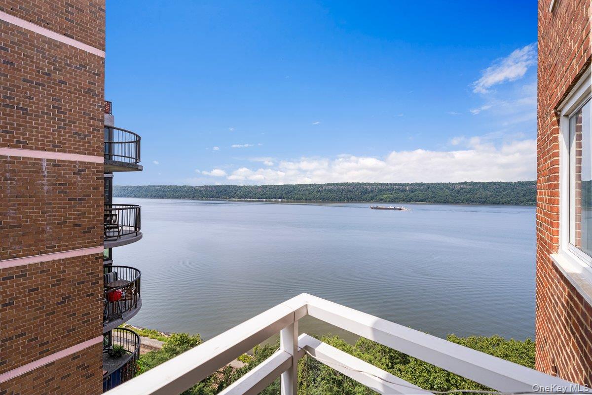 2575 Palisade Avenue, Unit 12AB photo 32