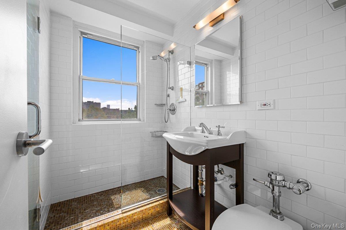 2575 Palisade Avenue, Unit 12AB photo 24