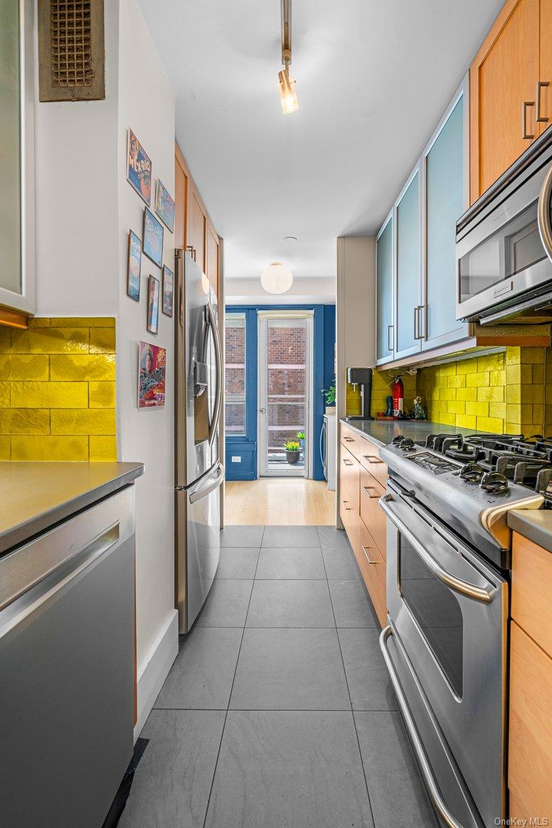 2575 Palisade Avenue, Unit 12AB photo 16