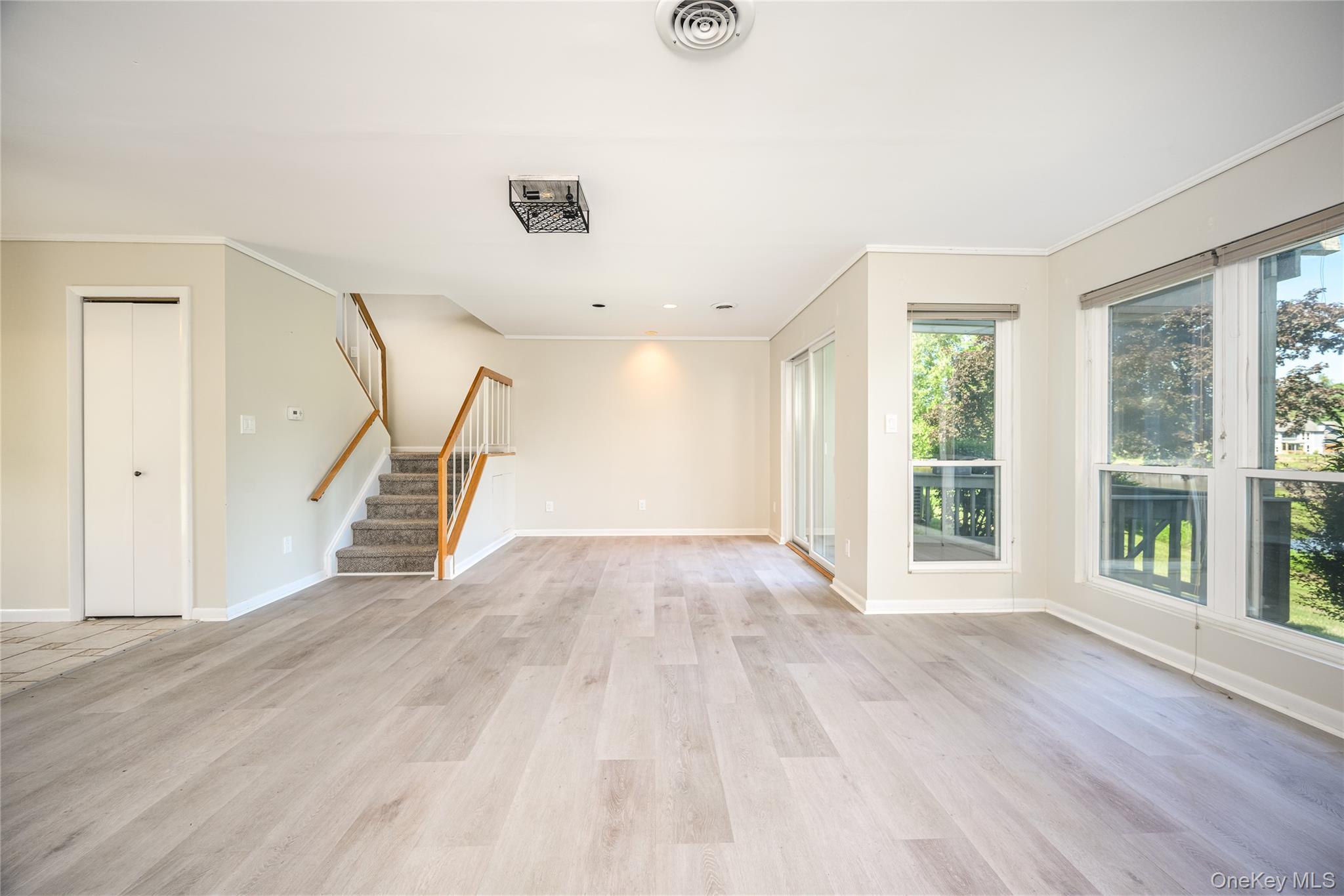 21 Pond Drive W – For Rent photo 19