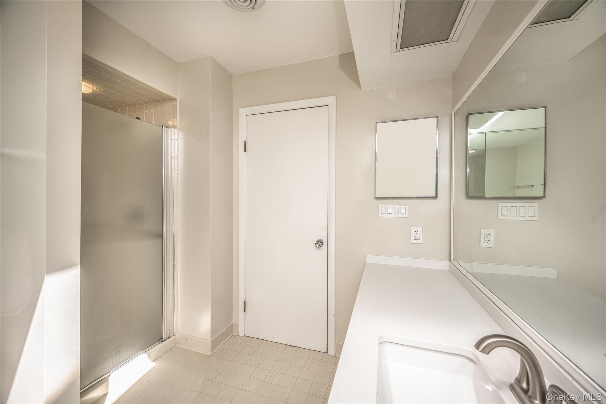21 Pond Drive W – For Rent photo 17