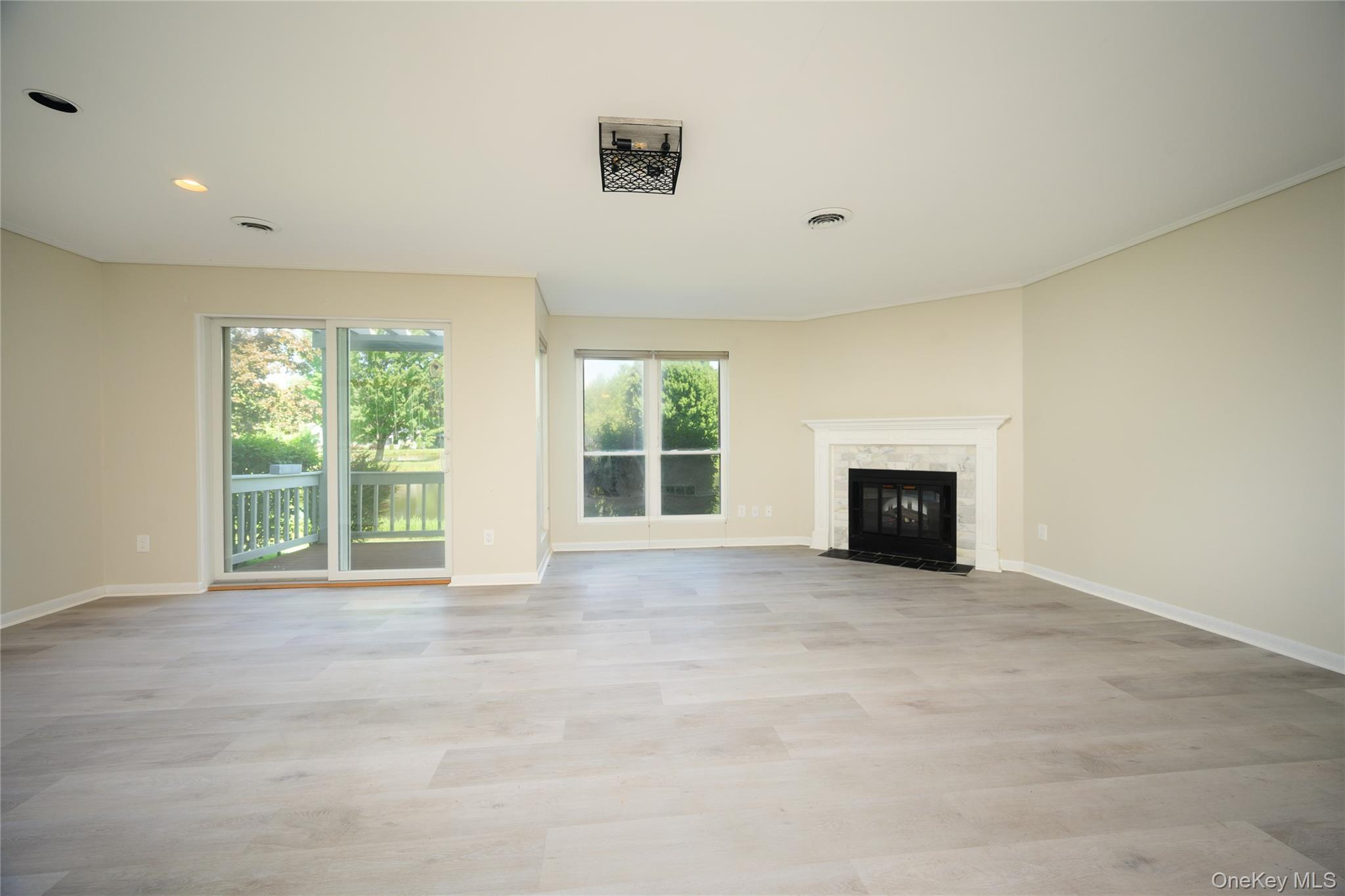 21 Pond Drive W – For Rent photo 11