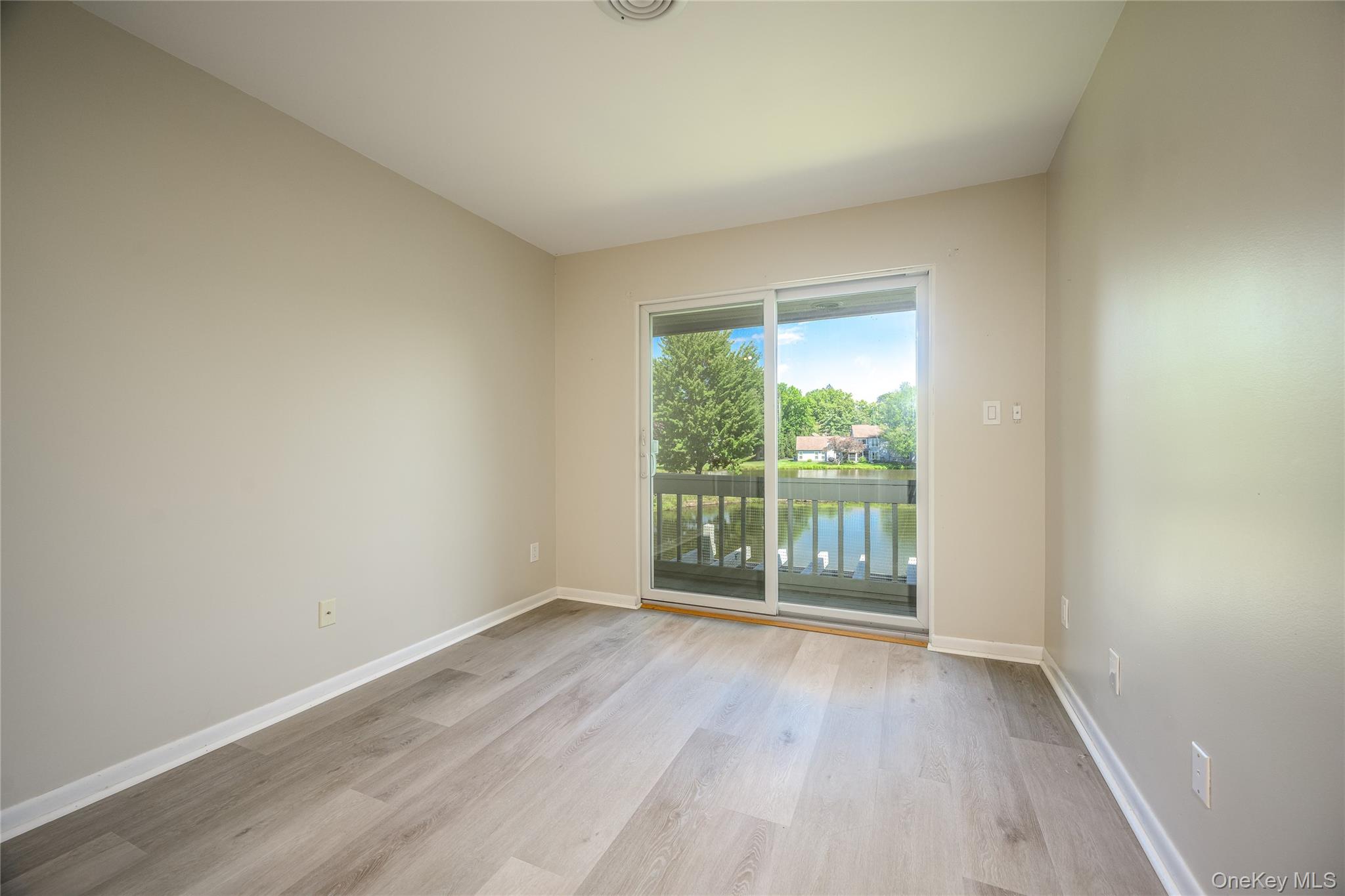 21 Pond Drive W – For Rent photo 6