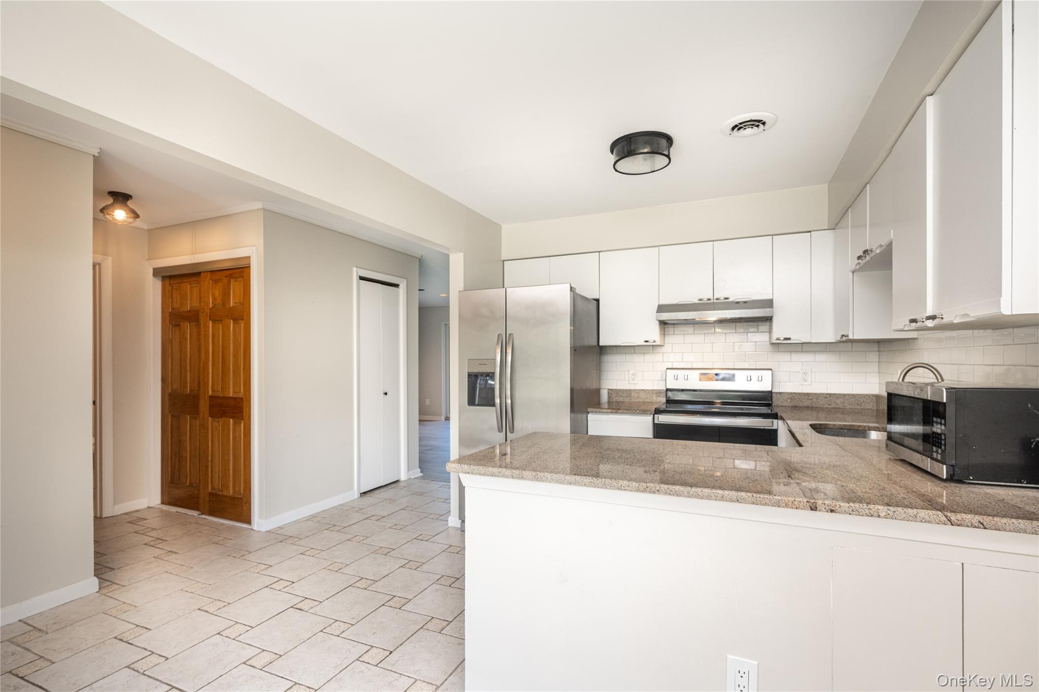 21 Pond Drive W – For Rent photo 7