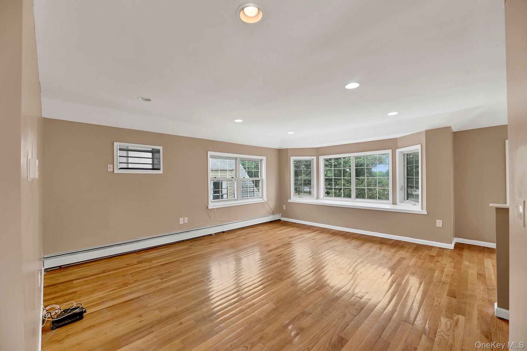 15714 Baisley Boulevard – For Sale photo 18