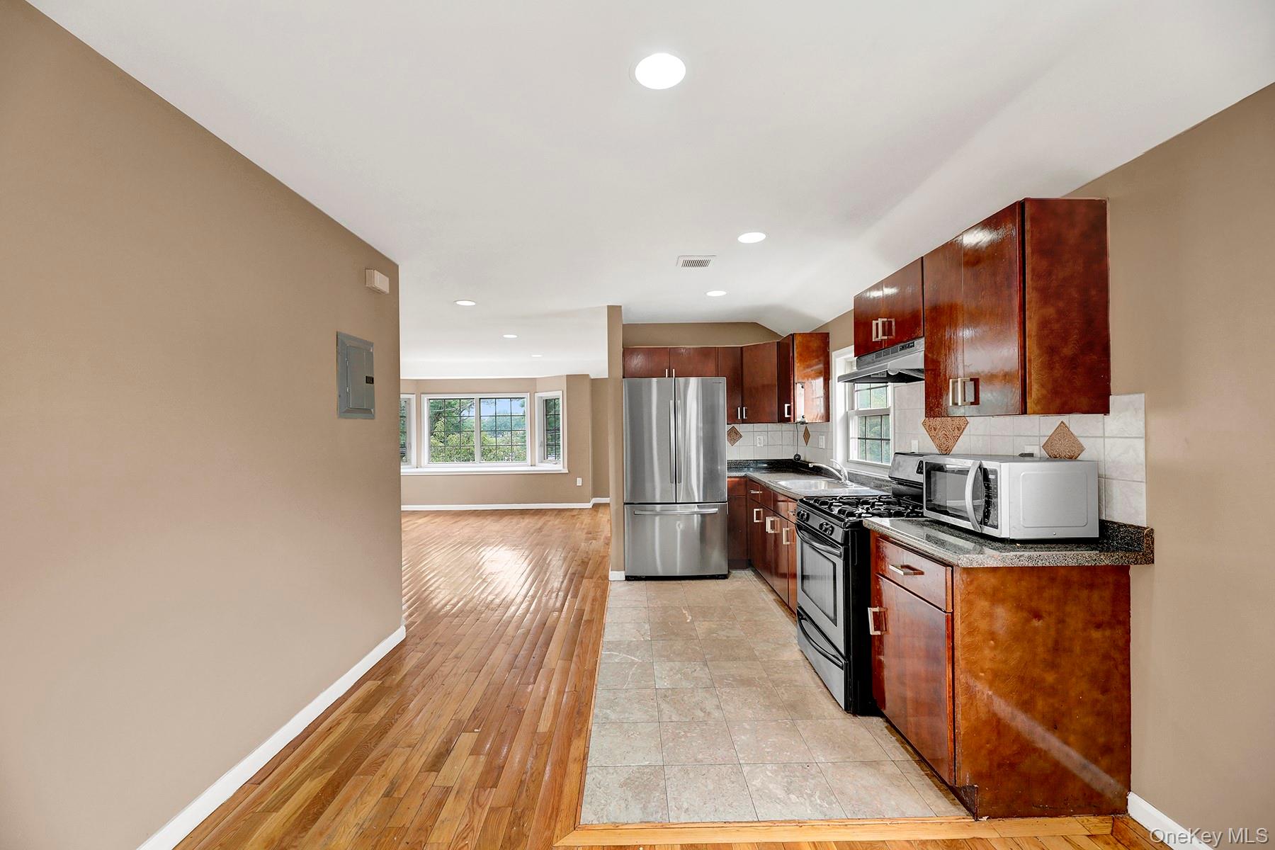 15714 Baisley Boulevard – For Sale photo 21