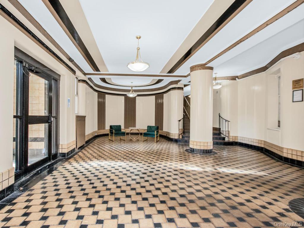 2166 Bronx Park East, Unit 6D photo 2