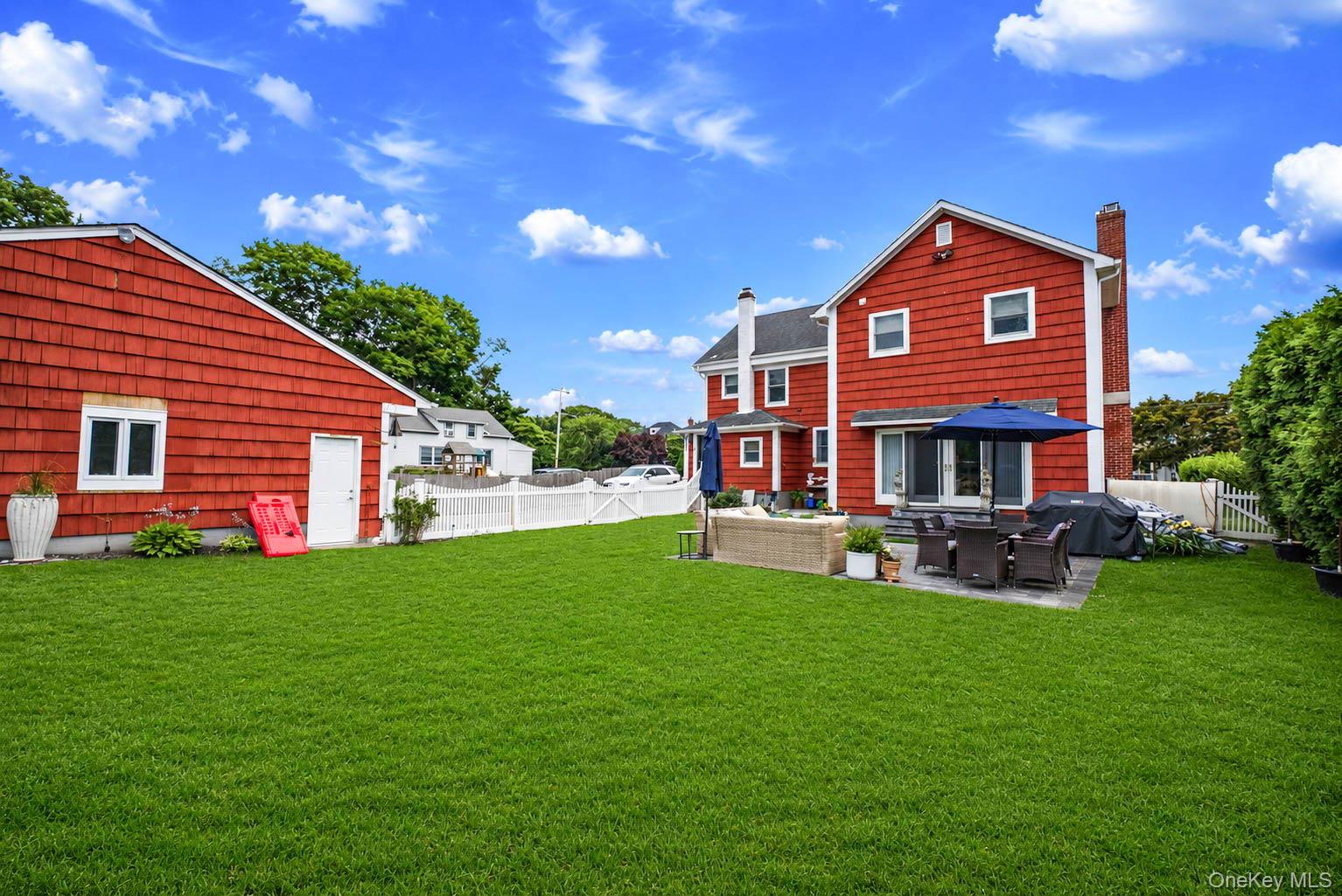 312 Riverside Drive – For Sale photo 36