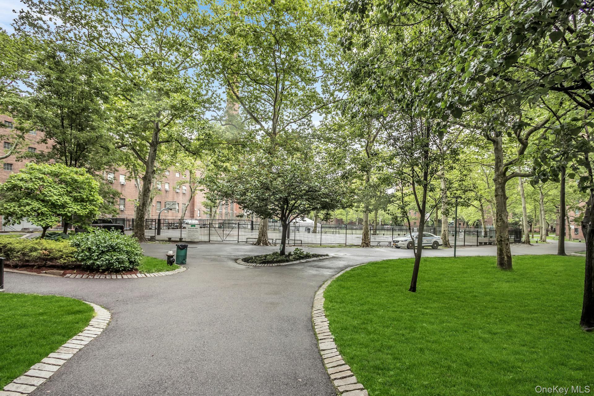 1579 Metropolitan Avenue, Unit 3B photo 8