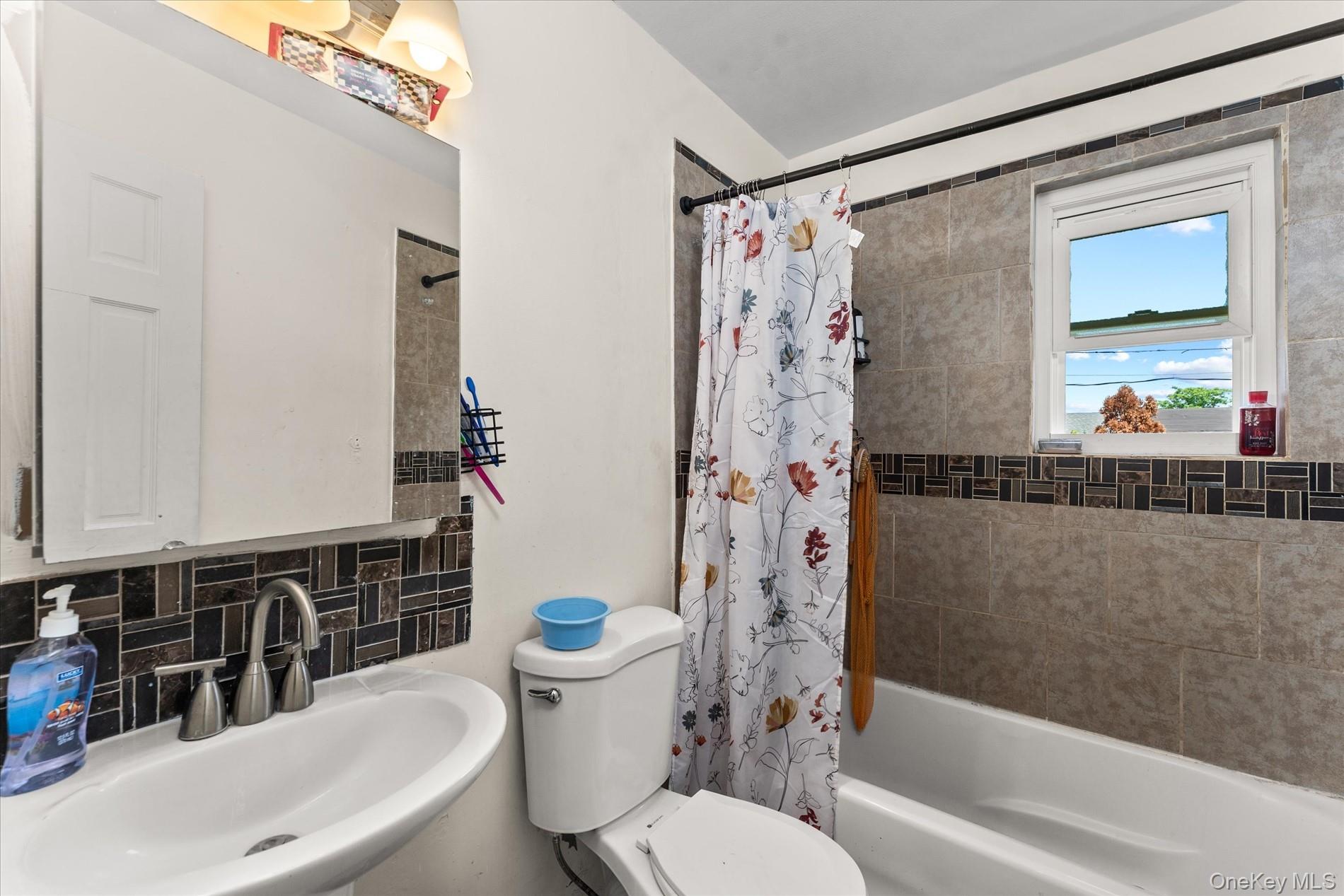 534 Warwick Street – For Sale photo 17