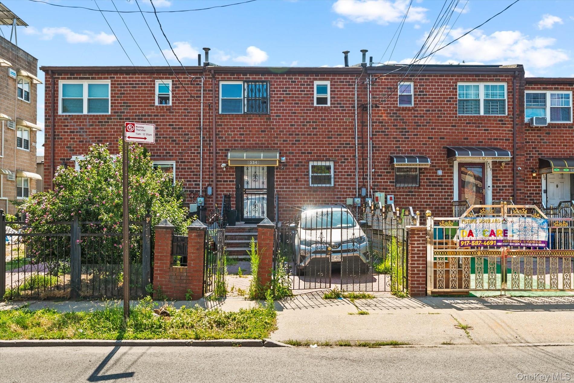 534 Warwick Street – For Sale