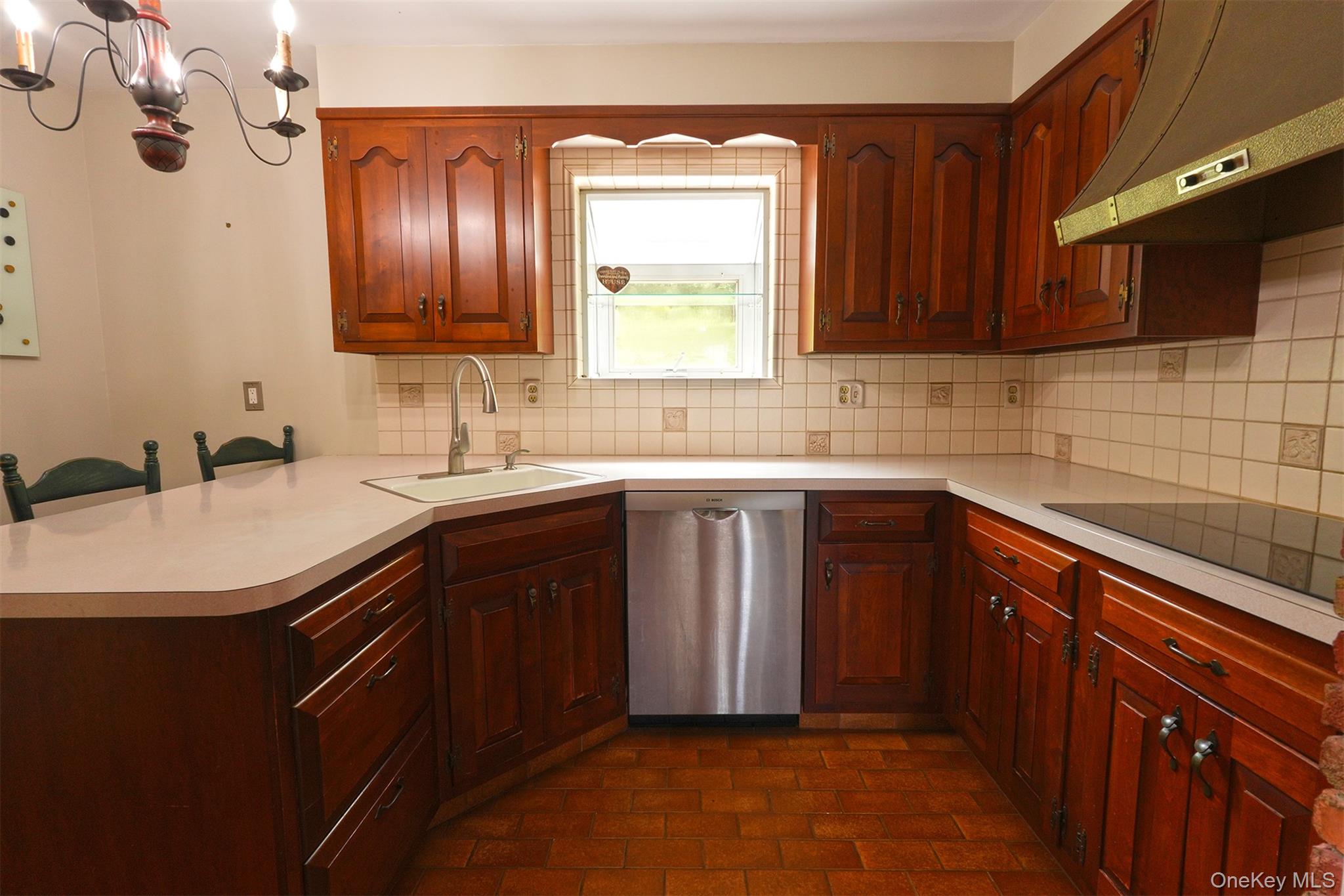 128 Lookout Pass – For Sale photo 6