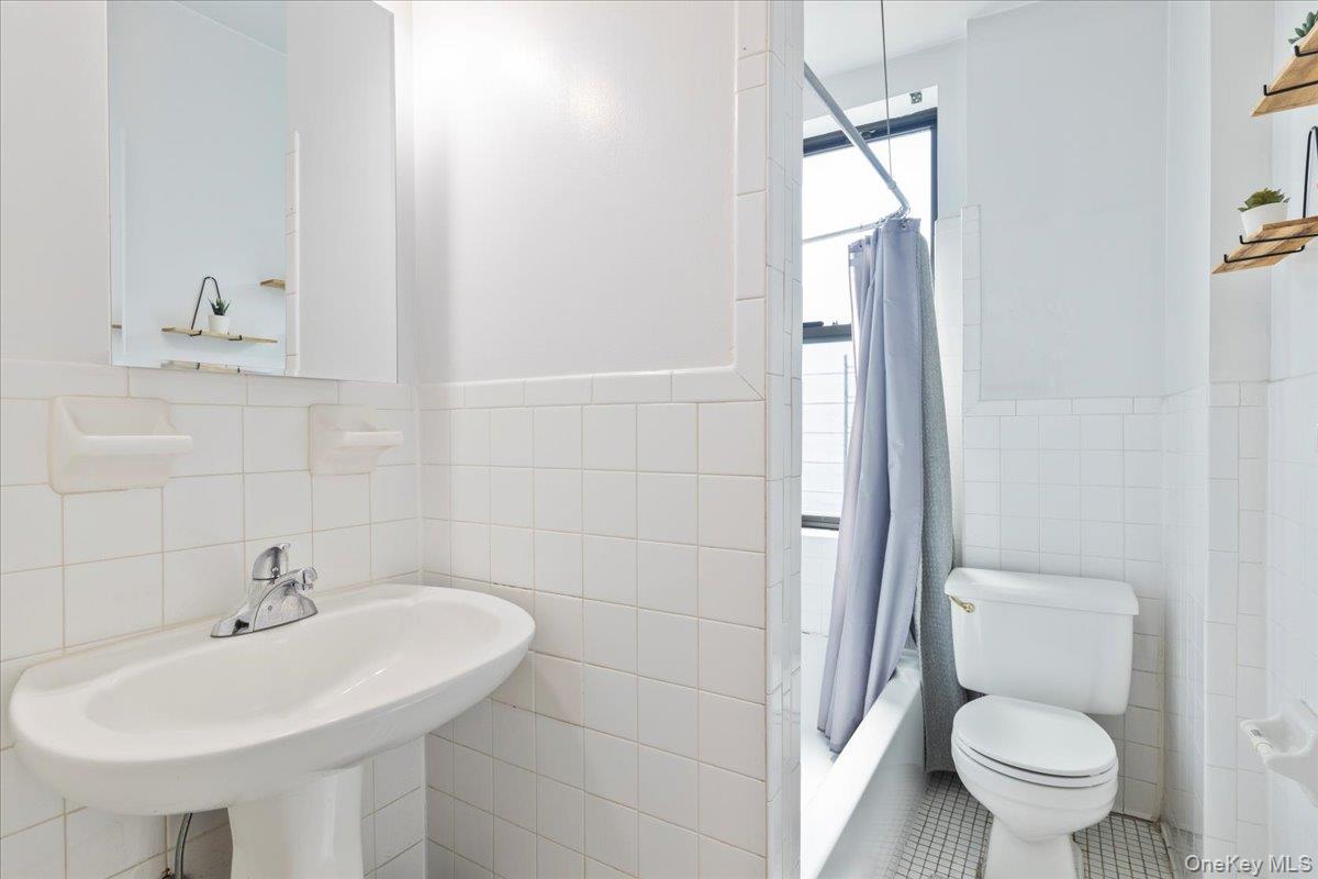 941 Jerome Avenue, Unit 1011F photo 8