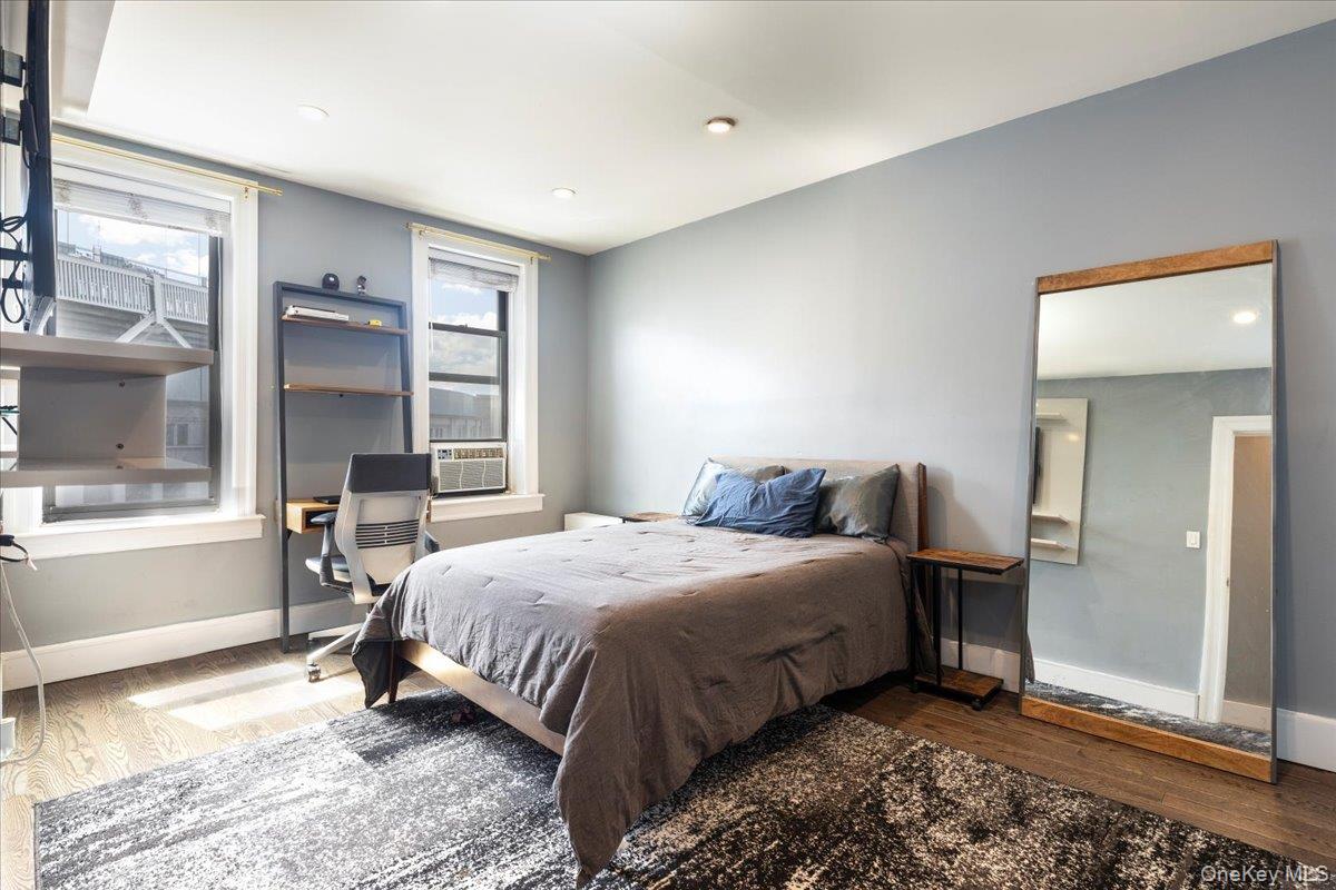 941 Jerome Avenue, Unit 1011F photo 5