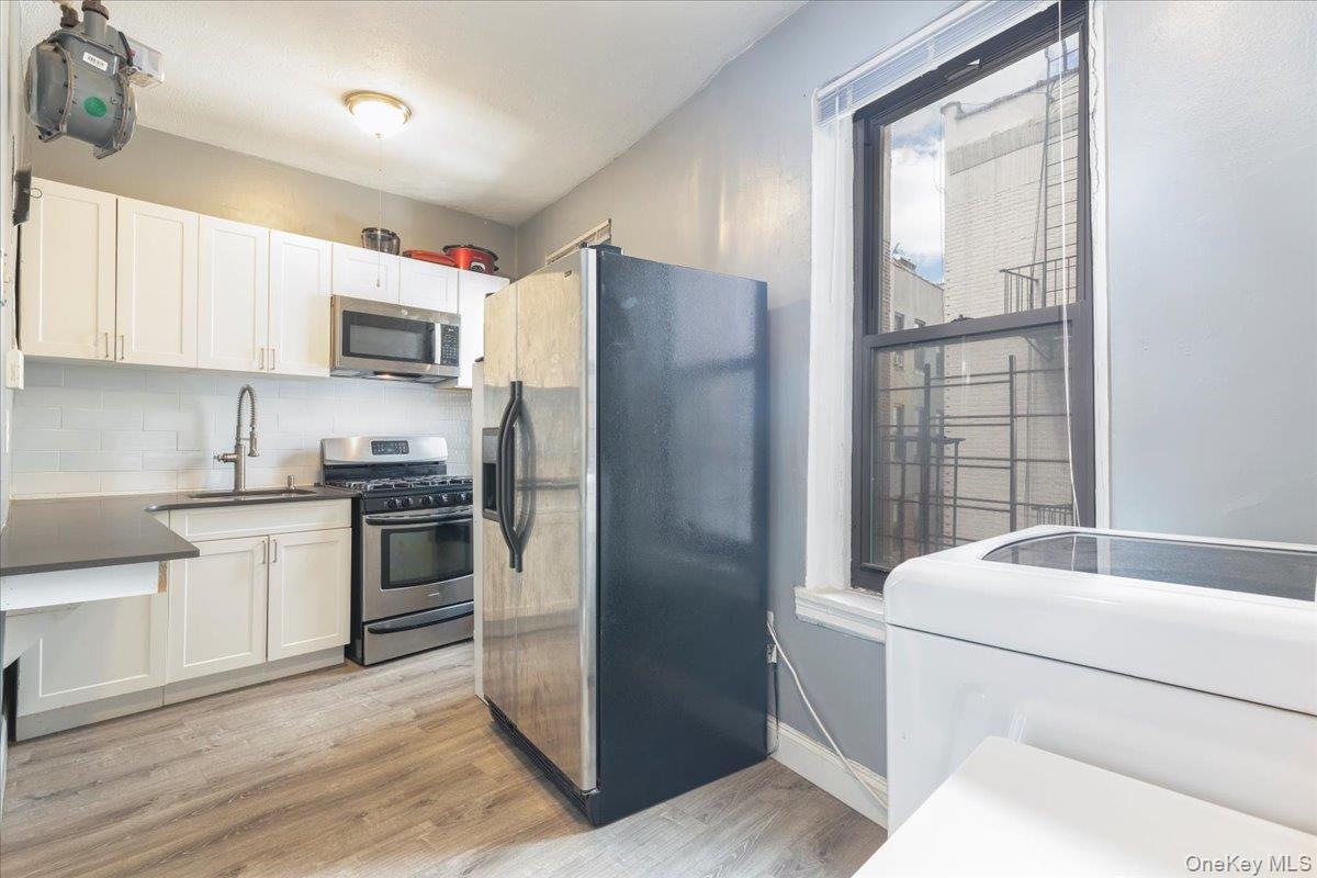 941 Jerome Avenue, Unit 1011F photo 2
