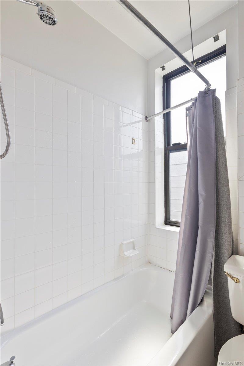 941 Jerome Avenue, Unit 1011F photo 10