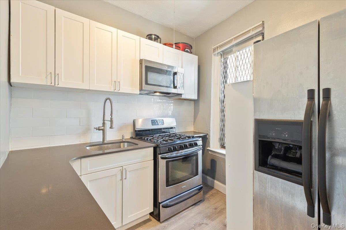 941 Jerome Avenue, Unit 1011F photo 3