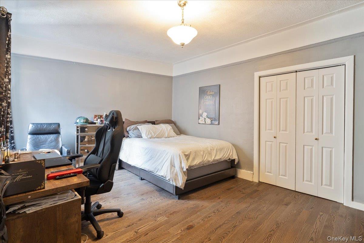 941 Jerome Avenue, Unit 1011F photo 6
