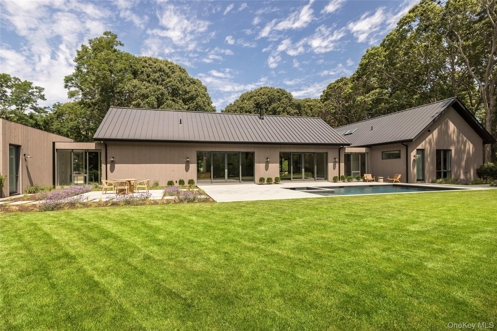 6 Great Circle Road – For Sale photo 5