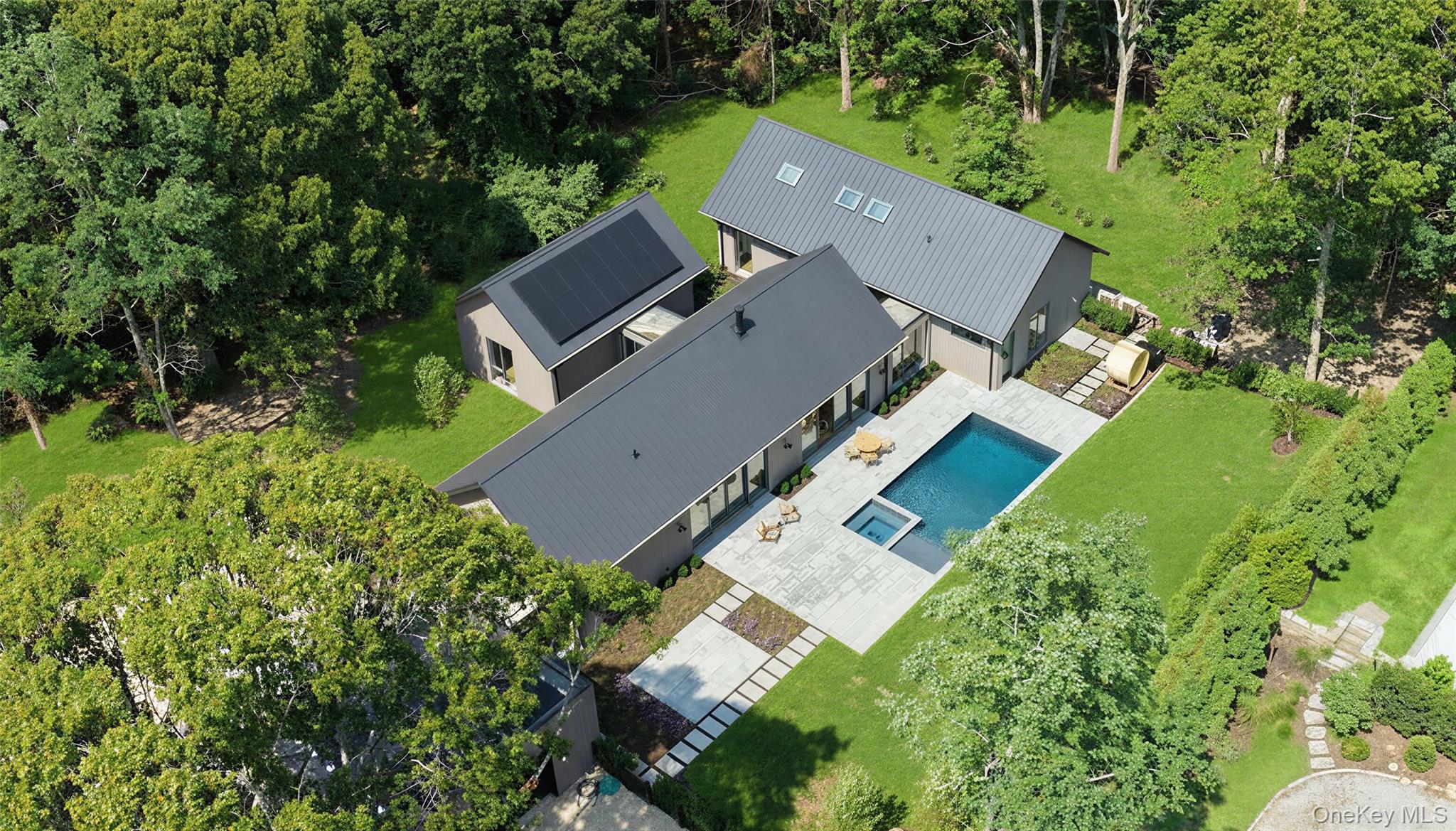 6 Great Circle Road – For Sale photo 2