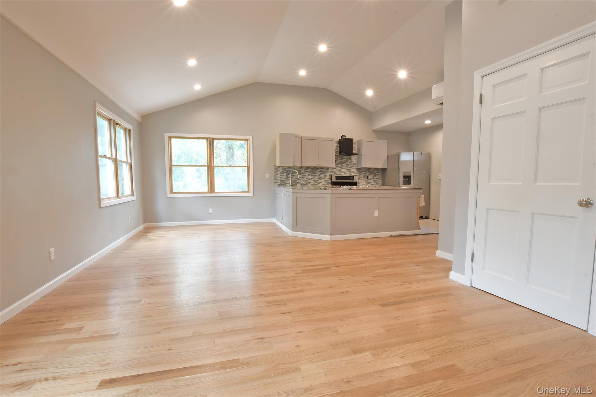 6 Southold Road – For Sale photo 17