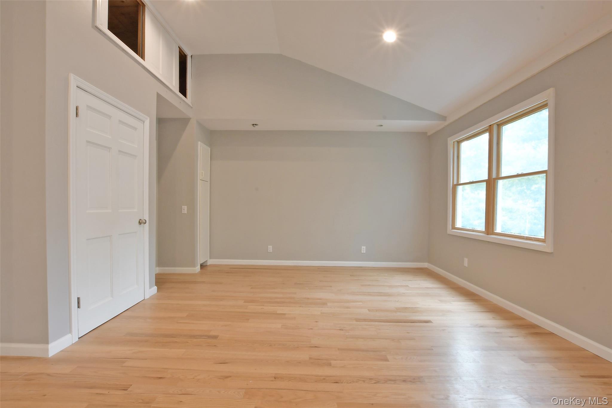 6 Southold Road – For Sale photo 11