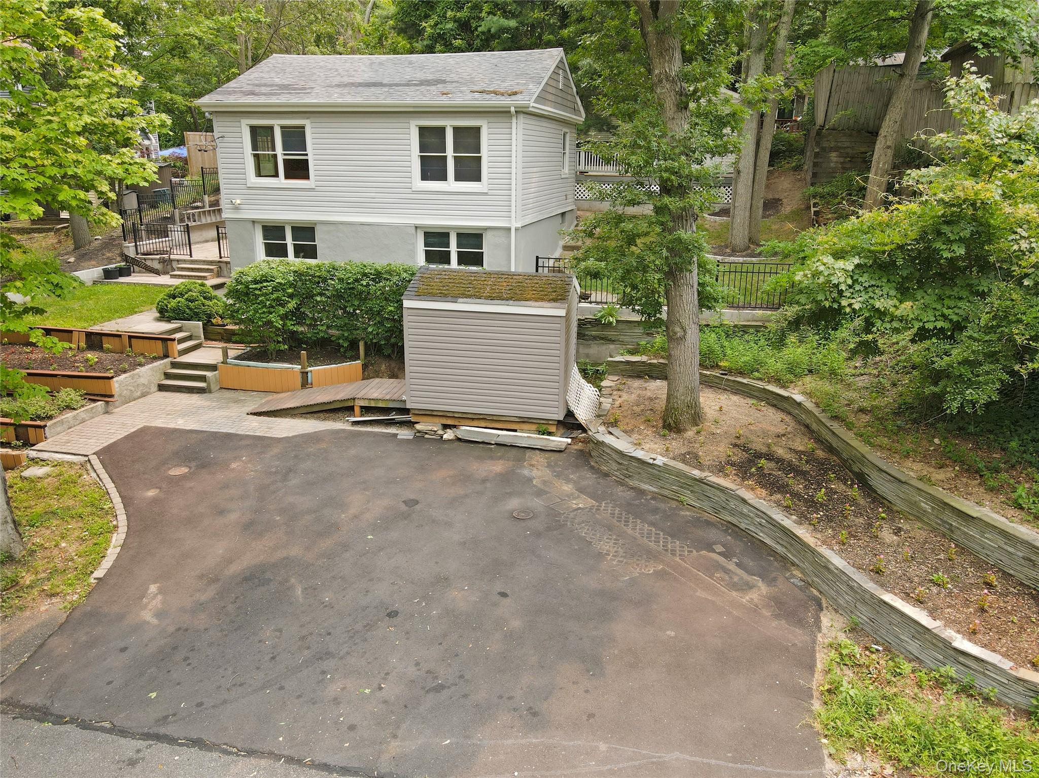 6 Southold Road – For Sale photo 35