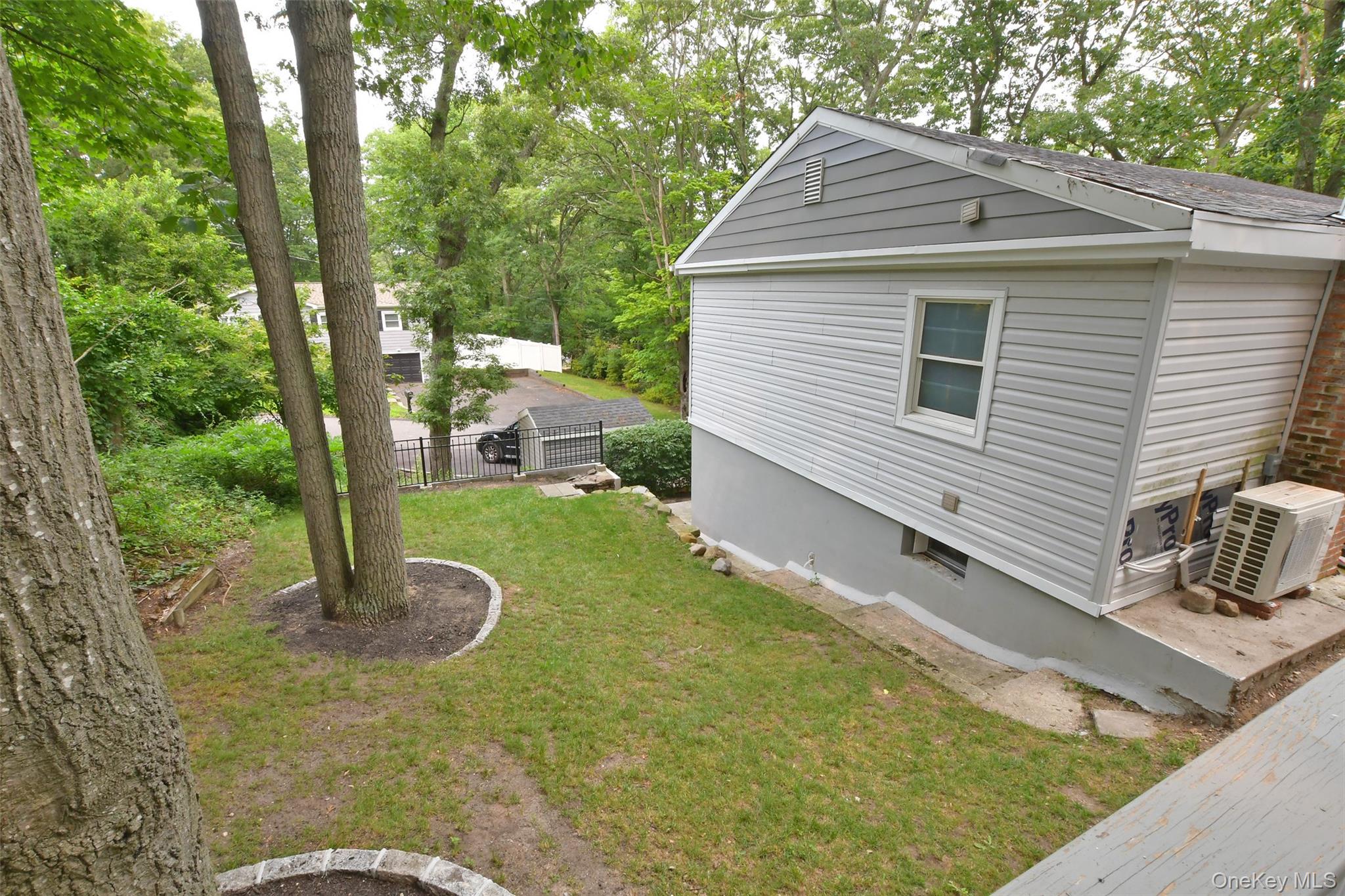 6 Southold Road – For Sale photo 33