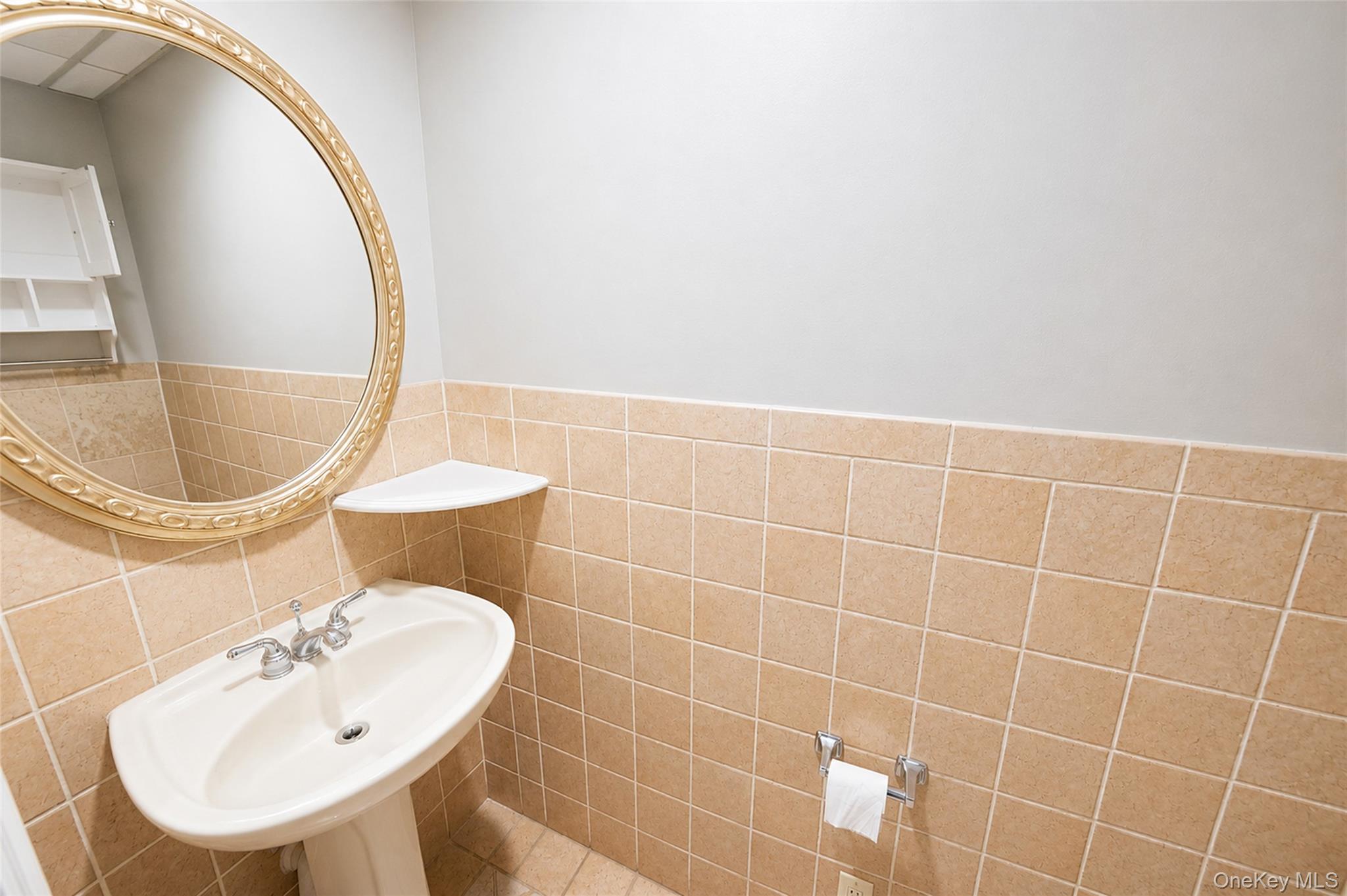 285 Broadway – For Rent photo 14