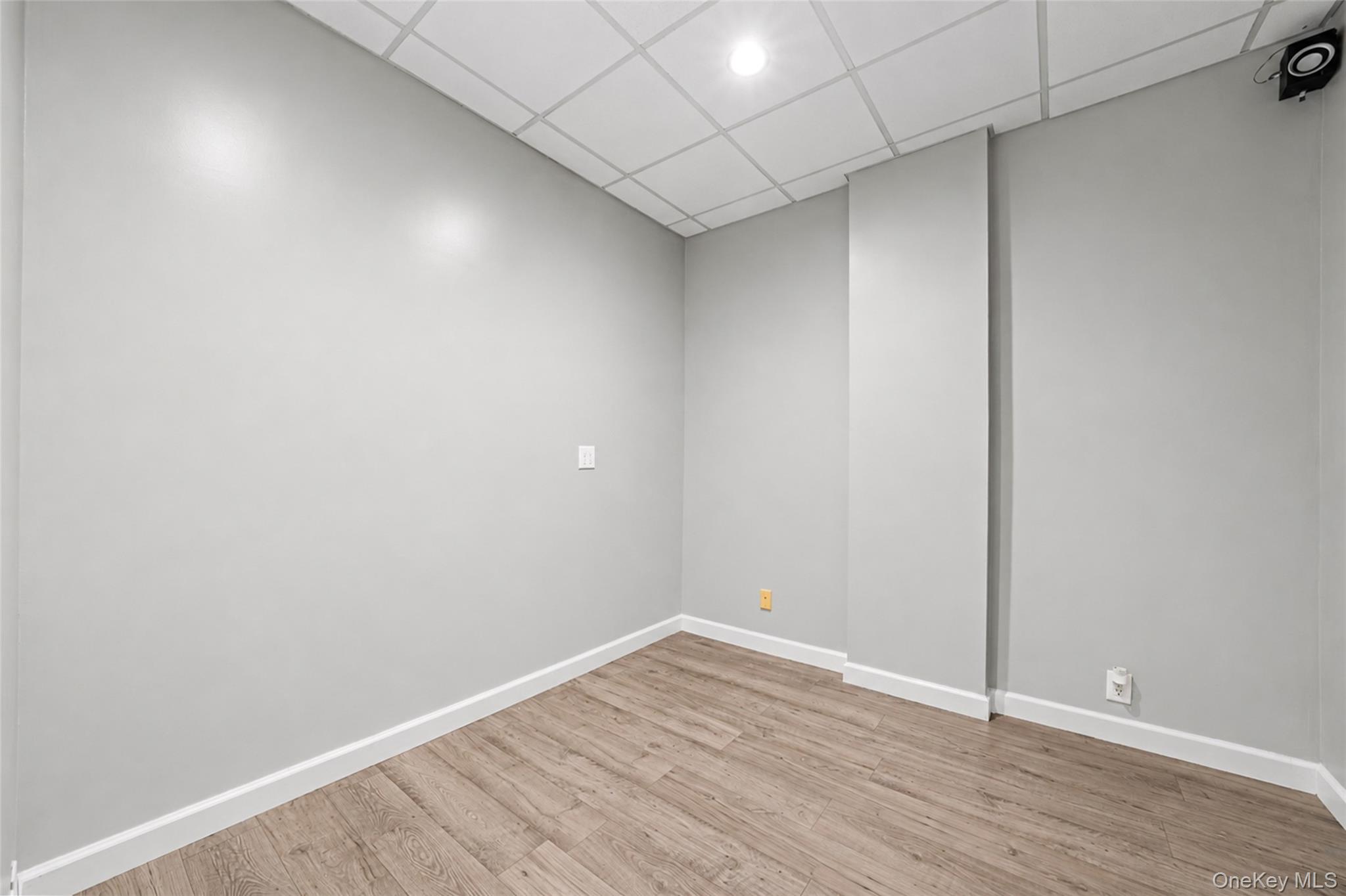 285 Broadway – For Rent photo 10