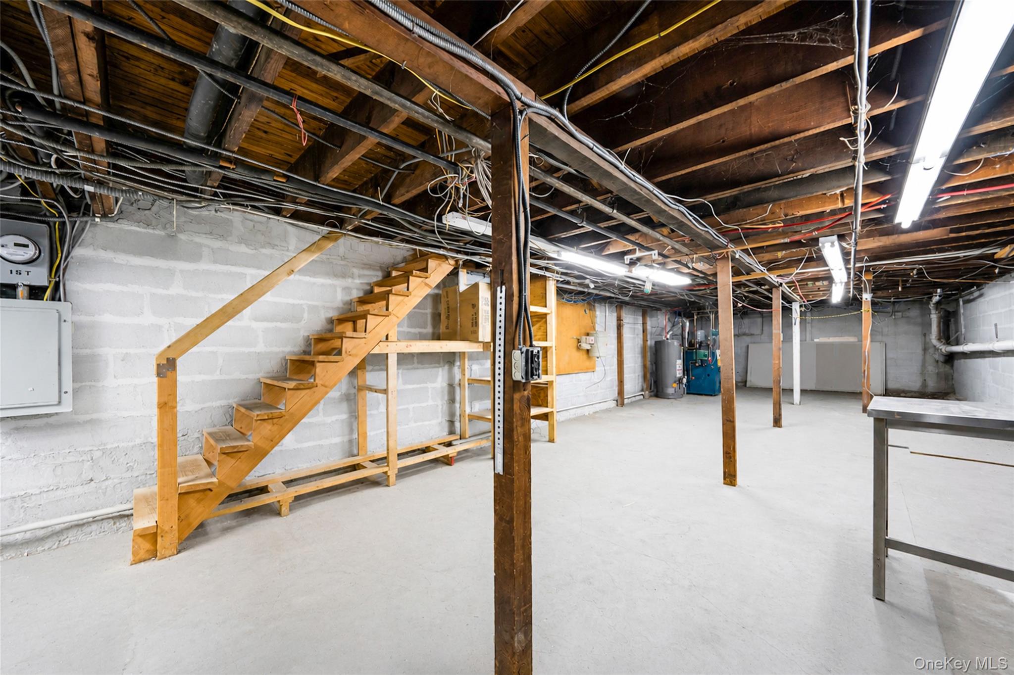 285 Broadway – For Rent photo 17