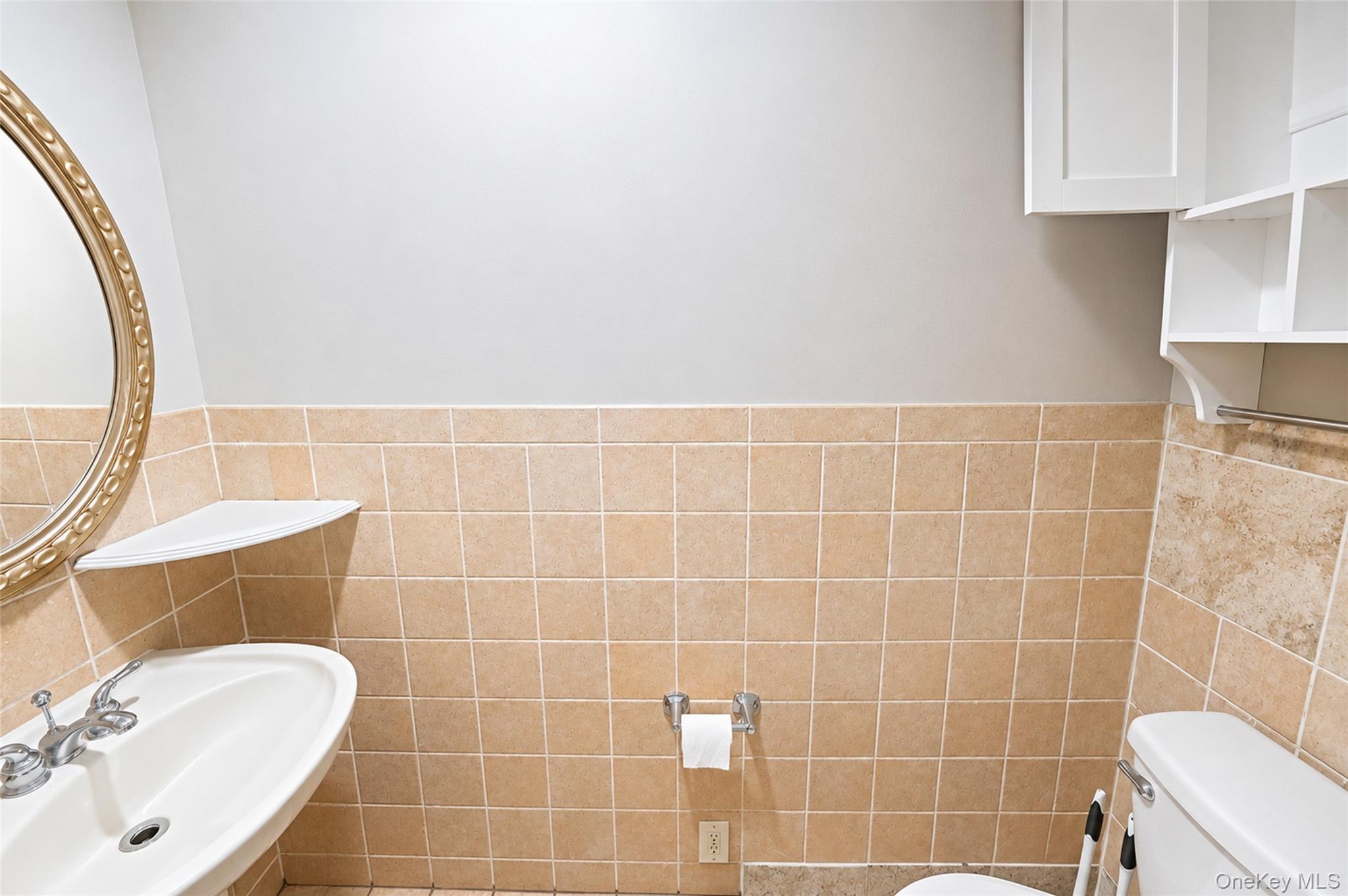 285 Broadway – For Rent photo 13