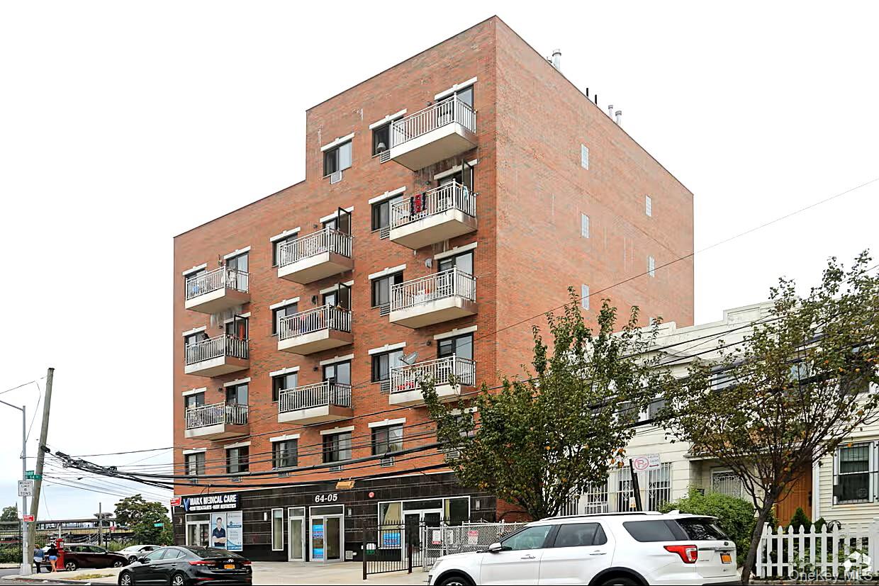 64-05 Woodside Avenue, Unit 4E