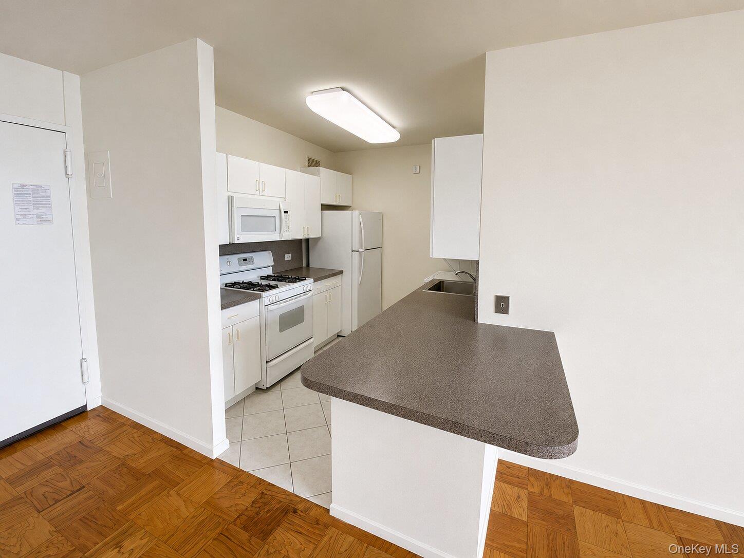 27010 Grand Central Parkway, Unit 7C photo 5