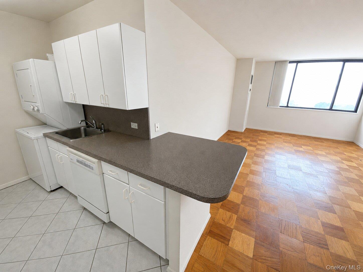 27010 Grand Central Parkway, Unit 7C photo 6