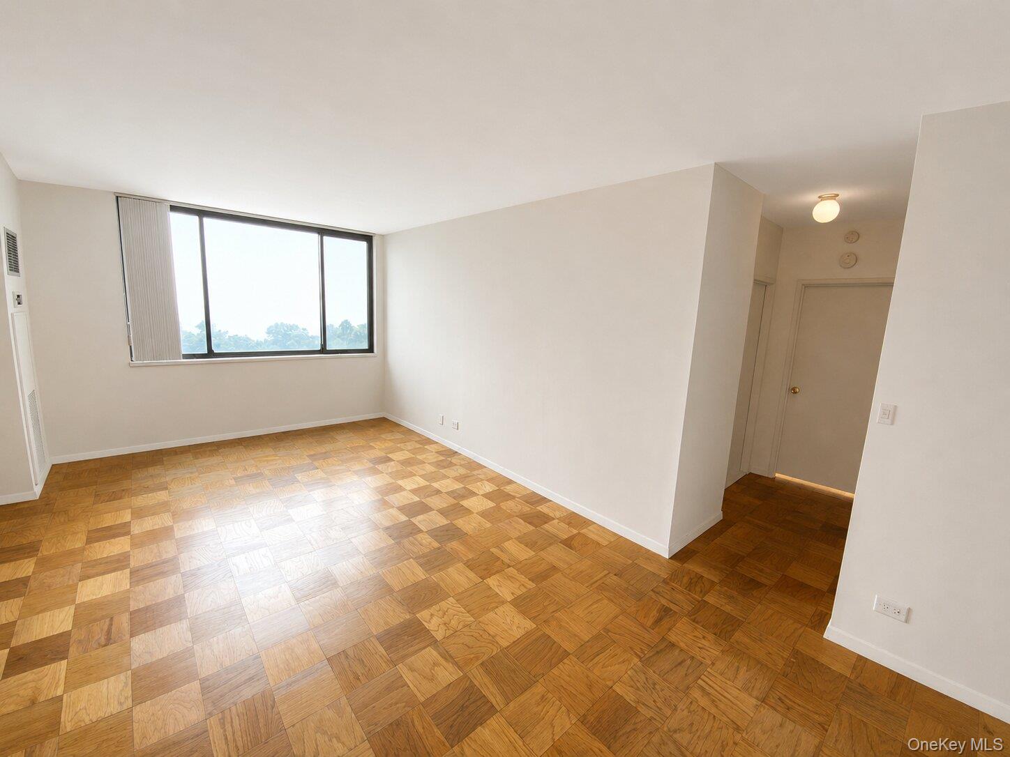 27010 Grand Central Parkway, Unit 7C photo 4