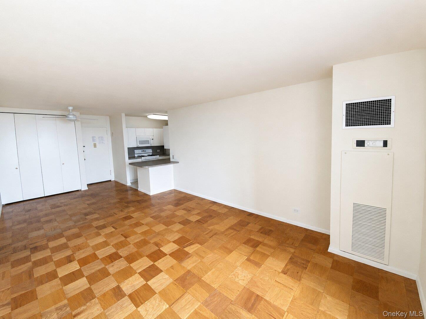 27010 Grand Central Parkway, Unit 7C photo 2