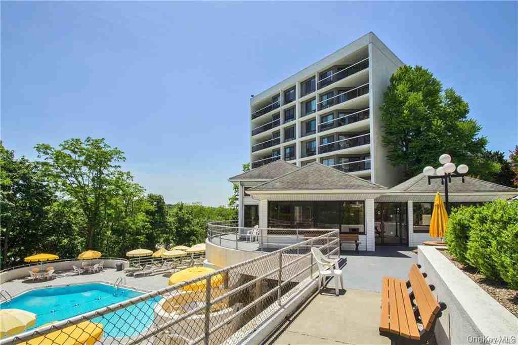 200 High Point Drive, Unit PH 8 photo 10