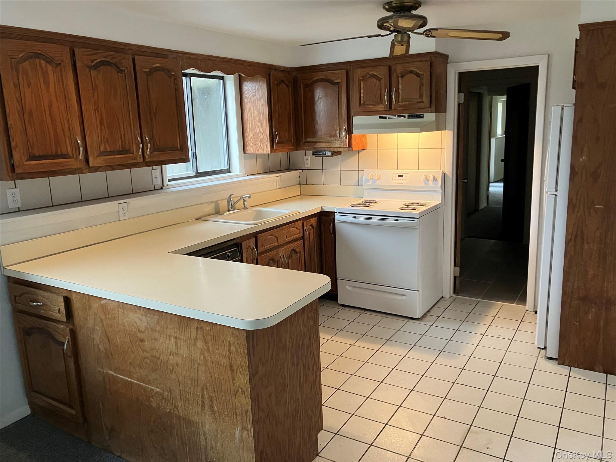 21 Wallace Road – For Rent photo 3