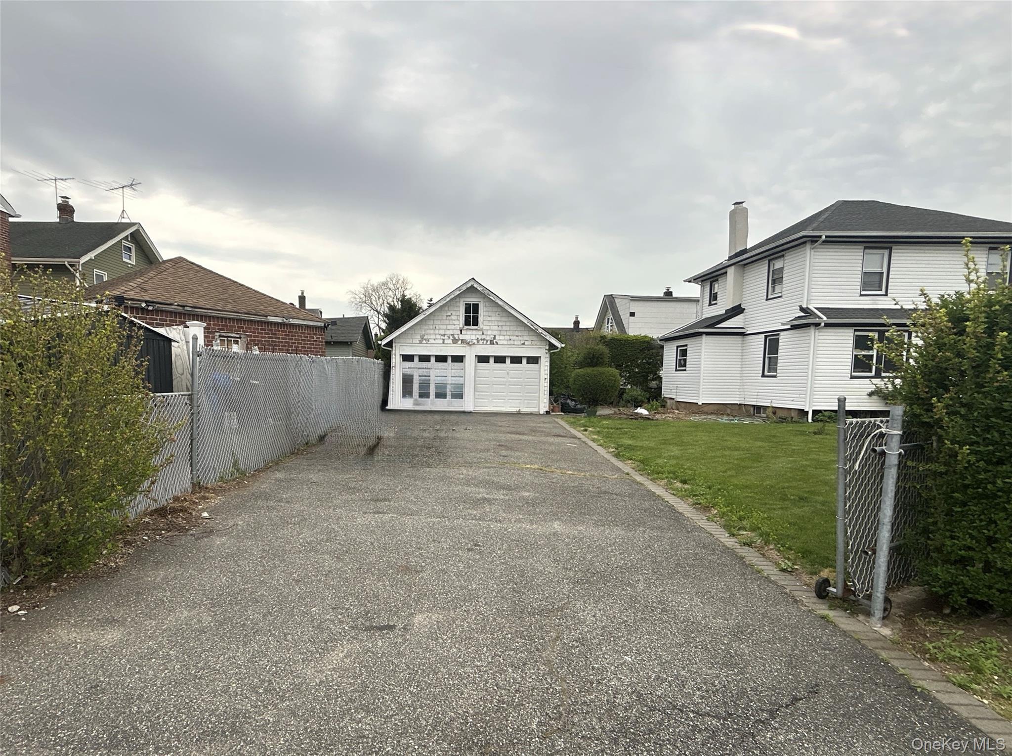 96 California Avenue – For Sale photo 11